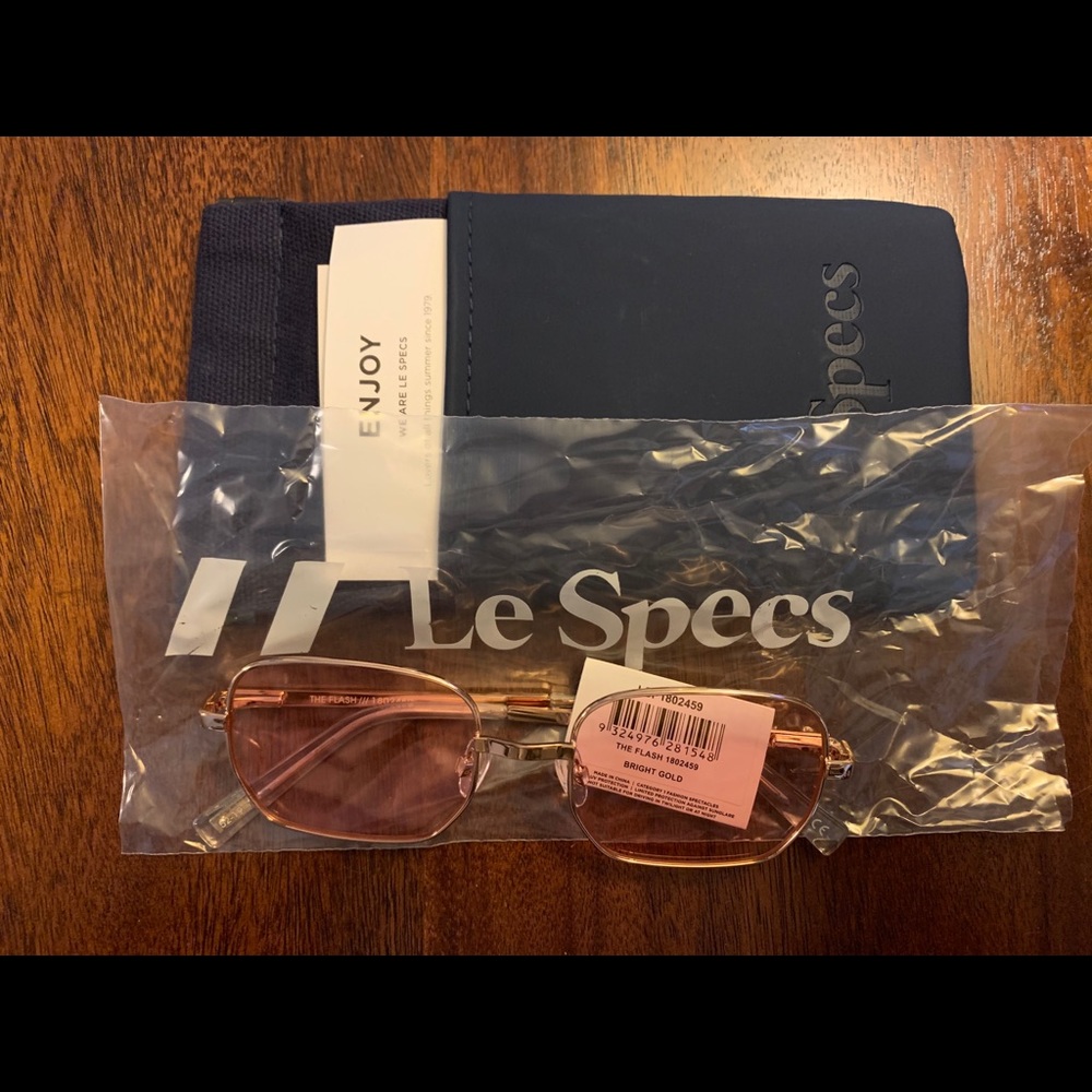 Le Specs The Flash